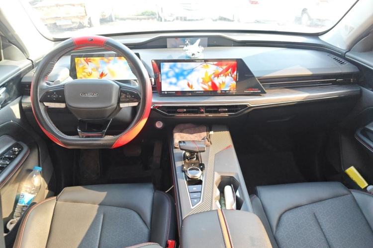 Used CHANGAN OSHAN Z6 2022 Blue Whale 1.5T DCT Smart Edition Center Console