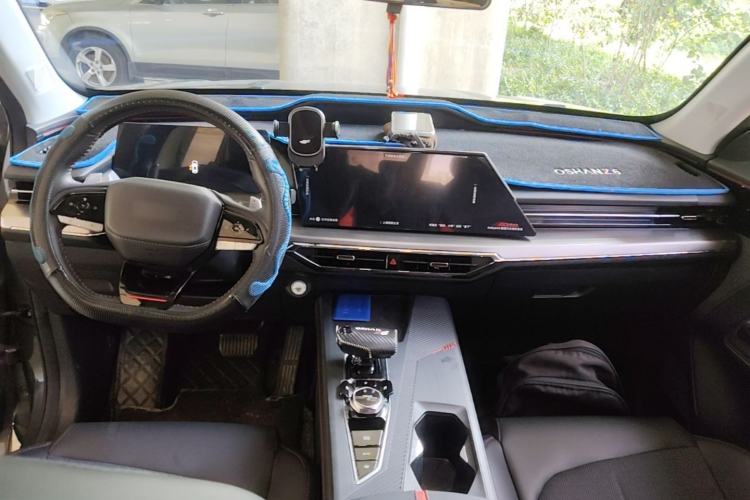 Used CHANGAN OSHAN Z6 2022 Blue Whale 1.5T DCT Luxury Model Center Console