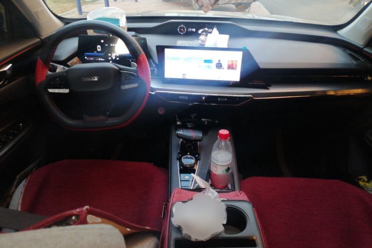 Used CHANGAN OSHAN Z6 2022 Blue Whale 1.5T DCT Luxury Model Center Console
