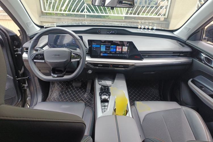 Used CHANGAN OSHAN Z6 2022 Blue Whale 1.5T DCT Luxury Model Center Console