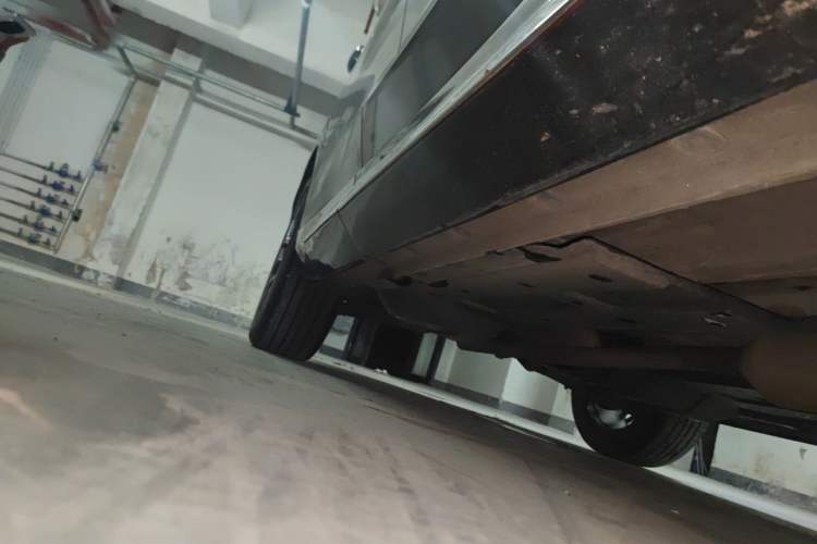 Used CHANGAN OSHAN Z6 2022 Blue Whale 1.5T DCT Smart Edition Chassis Front Right