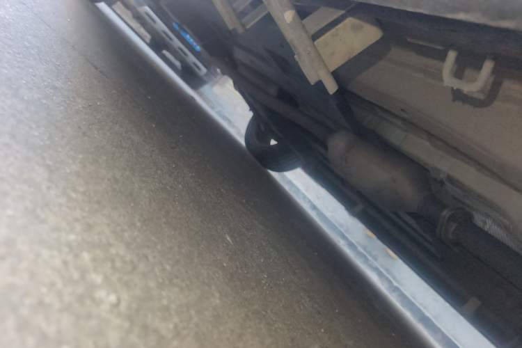 Used CHANGAN OSHAN Z6 2022 Blue Whale 1.5T DCT Smart Edition Chassis Front Right