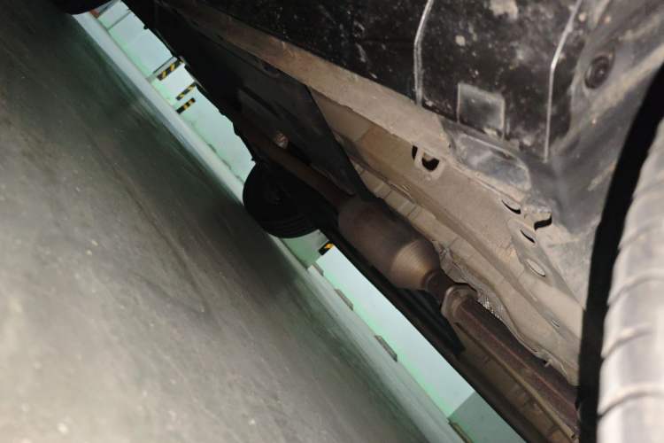 Used CHANGAN OSHAN Z6 2022 Blue Whale 1.5T DCT Smart Edition Chassis Front Right