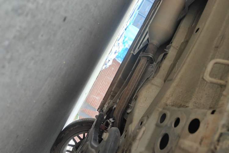 Used CHANGAN OSHAN Z6 2022 Blue Whale 1.5T DCT Luxury Model Chassis Front Right