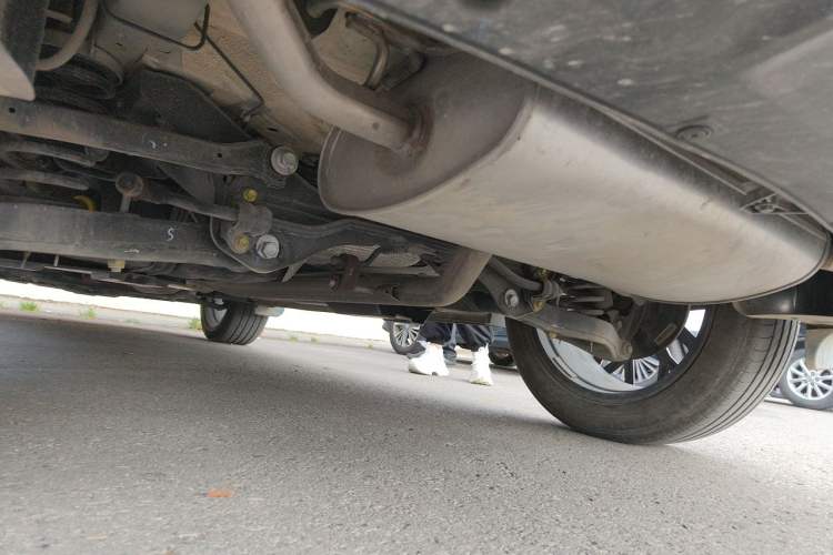 Used CHANGAN OSHAN Z6 2022 Blue Whale 1.5T DCT Smart Navigation Model Chassis Rear Left