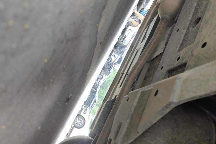 Used CHANGAN OSHAN Z6 2022 Blue Whale 1.5T DCT Luxury Model Chassis Rear Left