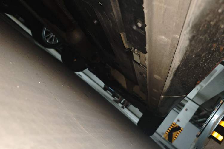 Used CHANGAN OSHAN Z6 2022 Blue Whale 1.5T DCT Luxury Model Chassis Rear Right