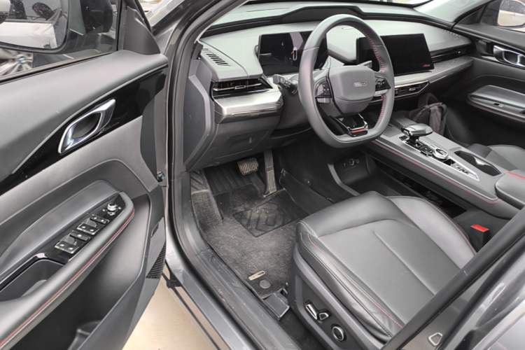 Used CHANGAN OSHAN Z6 2022 Blue Whale 1.5T DCT Smart Navigation Model Driver Seat