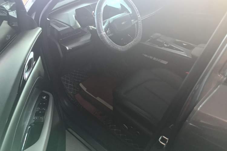Used CHANGAN OSHAN Z6 2022 Blue Whale 1.5T DCT Smart Edition Driver Seat