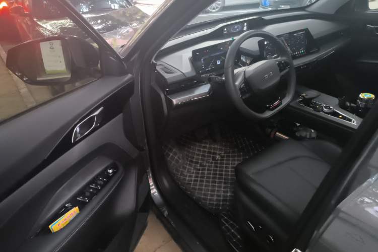 Used CHANGAN OSHAN Z6 2022 Blue Whale 1.5T DCT Smart Edition Driver Seat