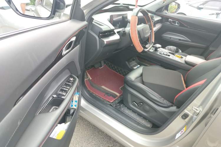 Used CHANGAN OSHAN Z6 2022 Blue Whale 1.5T DCT Luxury Model Driver Seat