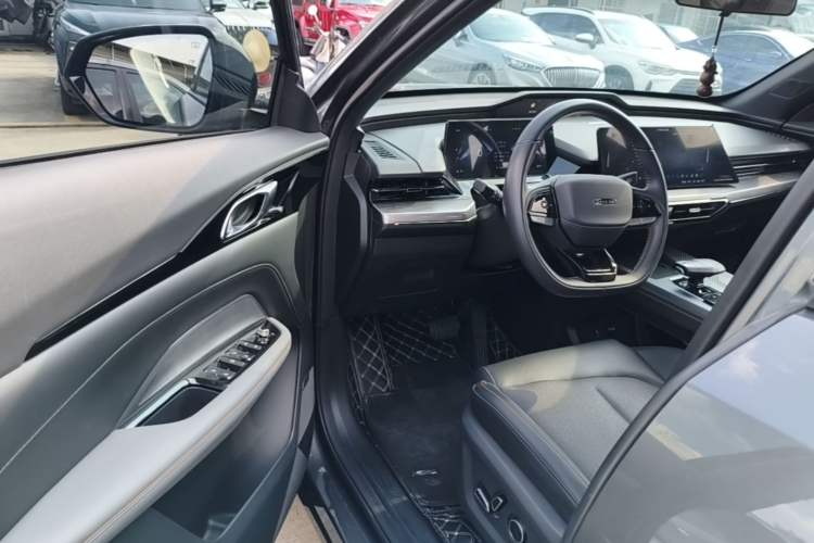 Used CHANGAN OSHAN Z6 2022 Blue Whale 1.5T DCT Smart Edition Urban Version Driver Seat