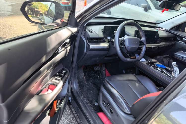 Used CHANGAN OSHAN Z6 2022 Blue Whale 1.5T DCT Smart Edition Urban Version Driver Seat