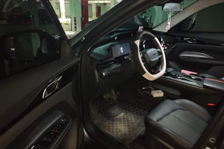 Used CHANGAN OSHAN Z6 2022 Blue Whale 1.5T DCT Smart Edition Driver Seat