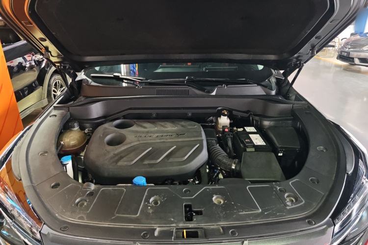 Used CHANGAN OSHAN Z6 2022 Blue Whale 1.5T DCT Smart Navigation Model Engine Bay