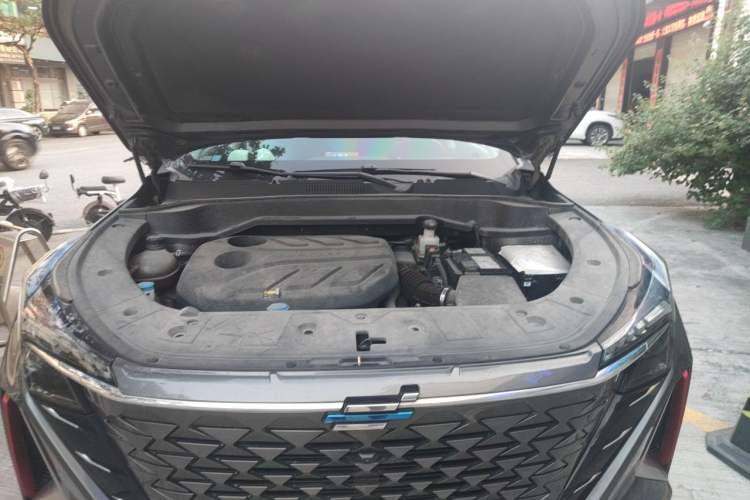 Used CHANGAN OSHAN Z6 2022 Blue Whale 1.5T DCT Smart Edition Urban Version Engine Bay