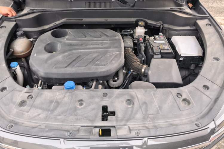 Used CHANGAN OSHAN Z6 2022 Blue Whale 1.5T DCT Luxury Model Engine Bay