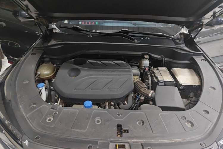 Used CHANGAN OSHAN Z6 2022 Blue Whale 1.5T DCT Smart Edition Urban Version Engine Bay