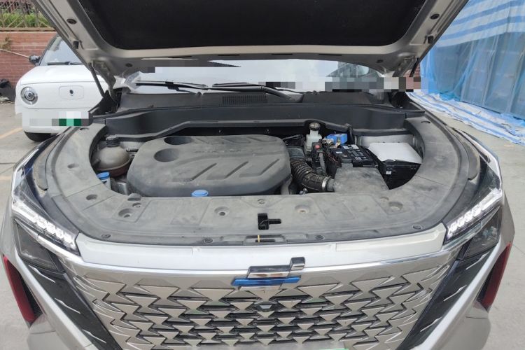 Used CHANGAN OSHAN Z6 2022 Blue Whale 1.5T DCT Luxury Model Engine Bay