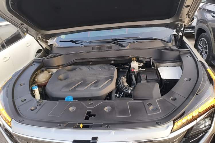 Used CHANGAN OSHAN Z6 2022 Blue Whale 1.5T DCT Smart Navigation Model Engine Bay