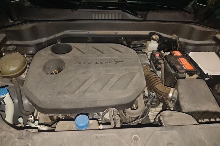 Used CHANGAN OSHAN Z6 2022 Blue Whale 1.5T DCT Luxury Model Engine Bay