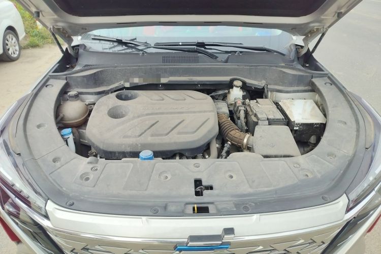Used CHANGAN OSHAN Z6 2022 Blue Whale 1.5T DCT Luxury Model Engine Bay