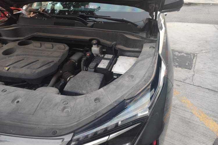 Used CHANGAN OSHAN Z6 2022 Blue Whale 1.5T DCT Smart Edition Urban Version Engine Bay Left