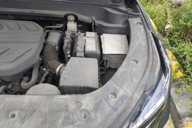 Used CHANGAN OSHAN Z6 2022 Blue Whale 1.5T DCT Smart Edition Urban Version Engine Bay Left