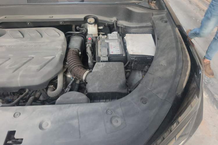 Used CHANGAN OSHAN Z6 2022 Blue Whale 1.5T DCT Smart Edition Engine Bay Left