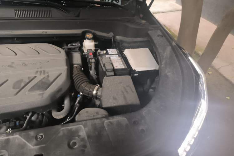 Used CHANGAN OSHAN Z6 2022 Blue Whale 1.5T DCT Smart Edition Engine Bay Left