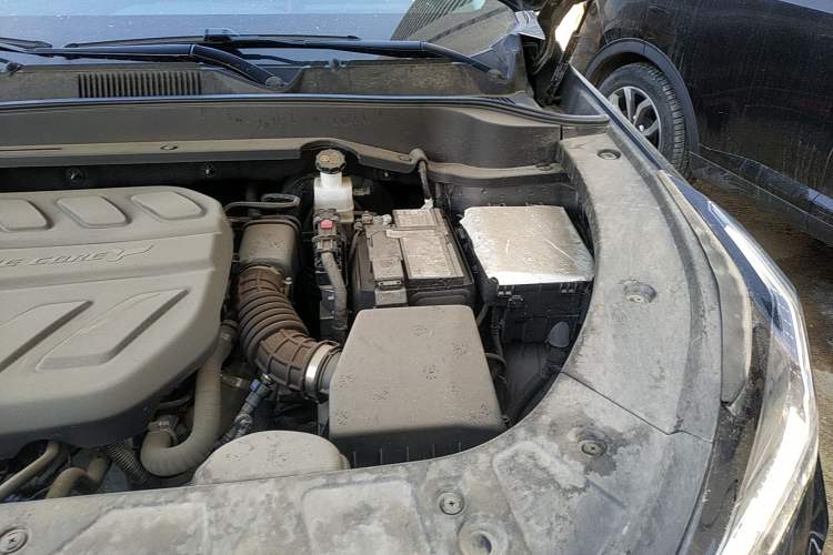 Used CHANGAN OSHAN Z6 2022 Blue Whale 1.5T DCT Smart Edition Engine Bay Left
