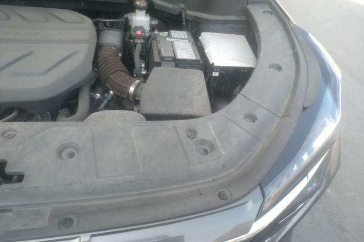Used CHANGAN OSHAN Z6 2022 Blue Whale 1.5T DCT Smart Edition Urban Version Engine Bay Left