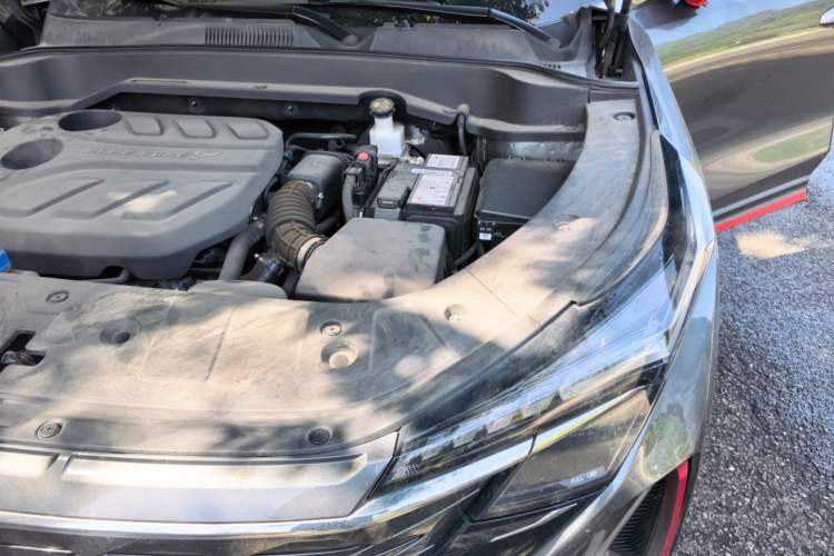 Used CHANGAN OSHAN Z6 2022 Blue Whale 1.5T DCT Smart Edition Urban Version Engine Bay Left