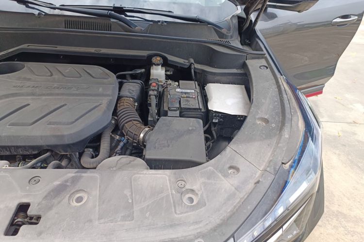 Used CHANGAN OSHAN Z6 2022 Blue Whale 1.5T DCT Luxury Model Engine Bay Left
