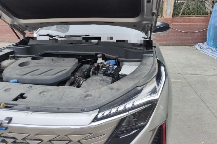 Used CHANGAN OSHAN Z6 2022 Blue Whale 1.5T DCT Luxury Model Engine Bay Left