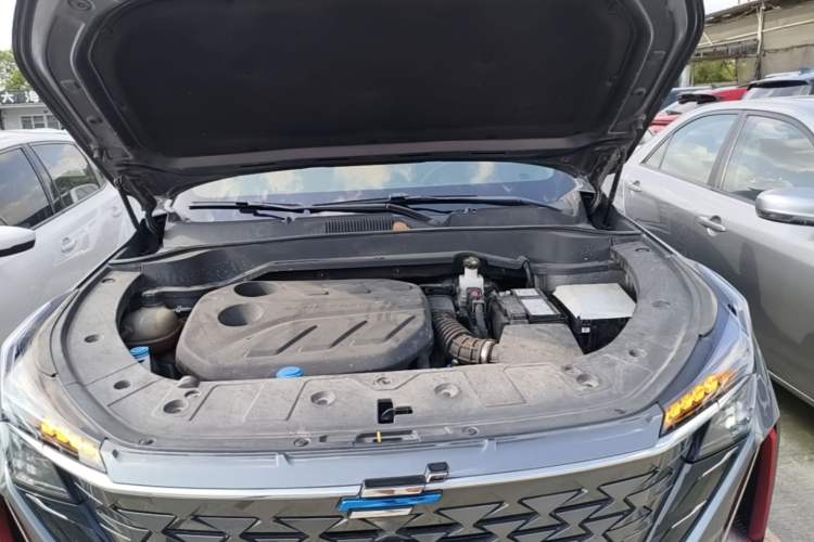 Used CHANGAN OSHAN Z6 2022 Blue Whale 1.5T DCT Smart Edition Urban Version Engine Bay