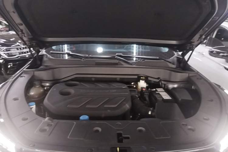 Used CHANGAN OSHAN Z6 2022 Blue Whale 1.5T DCT Smart Edition Engine Bay