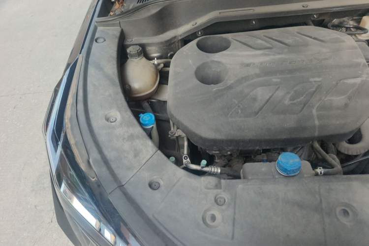 Used CHANGAN OSHAN Z6 2022 Blue Whale 1.5T DCT Smart Edition Engine Bay Right
