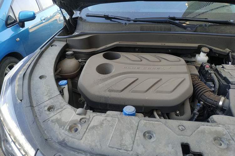 Used CHANGAN OSHAN Z6 2022 Blue Whale 1.5T DCT Smart Edition Engine Bay Right