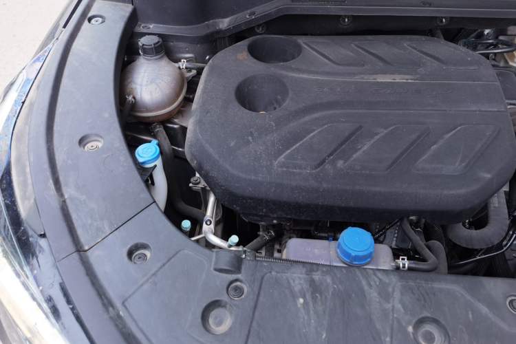 Used CHANGAN OSHAN Z6 2022 Blue Whale 1.5T DCT Smart Edition Urban Version Engine Bay Right