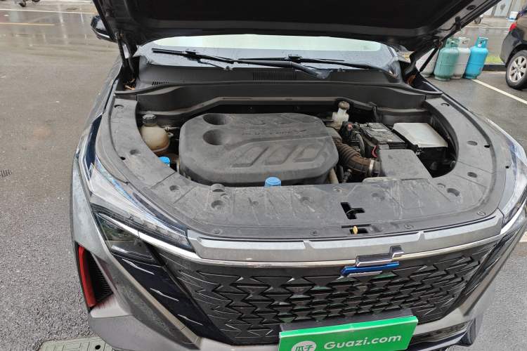 Used CHANGAN OSHAN Z6 2022 Blue Whale 1.5T DCT Luxury Model Engine Bay Right