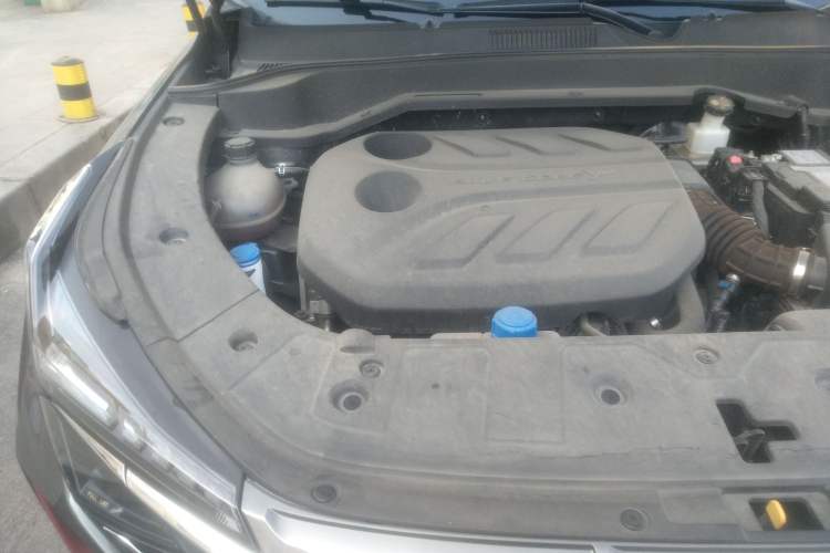Used CHANGAN OSHAN Z6 2022 Blue Whale 1.5T DCT Smart Edition Urban Version Engine Bay Right