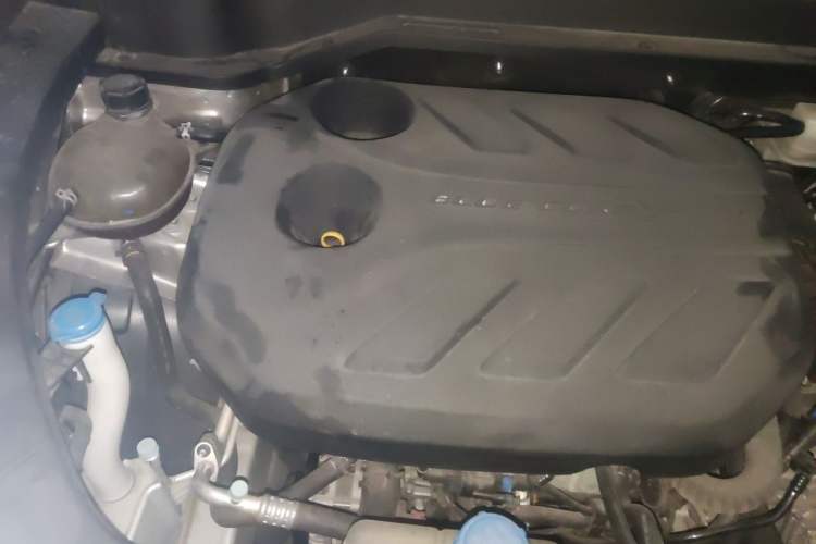 Used CHANGAN OSHAN Z6 2022 Blue Whale 1.5T DCT Smart Navigation Model Engine Bay Right