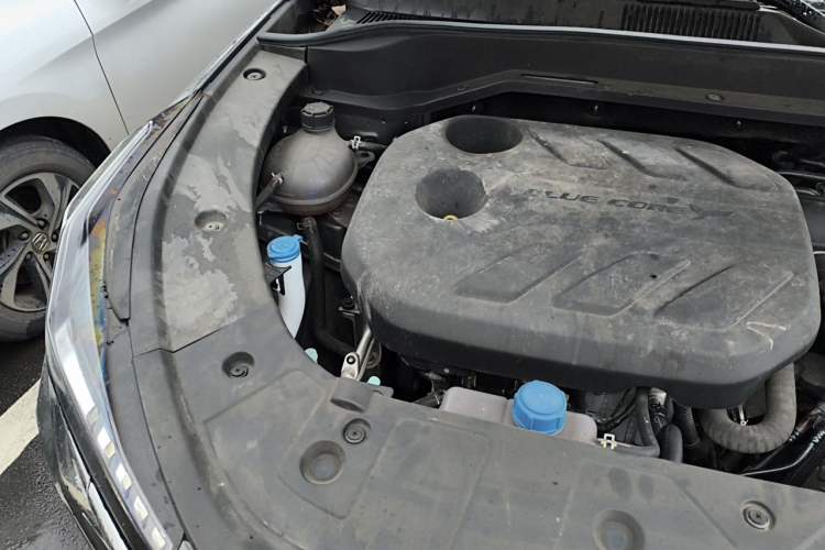 Used CHANGAN OSHAN Z6 2022 Blue Whale 1.5T DCT Luxury Model Engine Bay Right