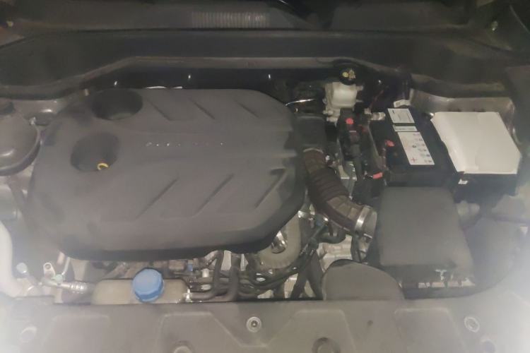 Used CHANGAN OSHAN Z6 2022 Blue Whale 1.5T DCT Smart Navigation Model Engine Bay