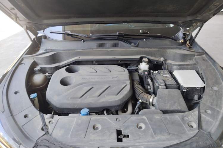 Used CHANGAN OSHAN Z6 2022 Blue Whale 1.5T DCT Luxury Model Engine Bay