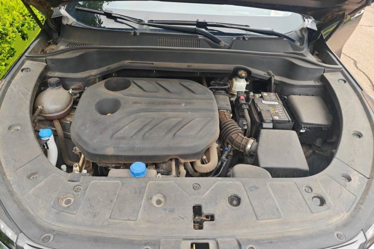 Used CHANGAN OSHAN Z6 2022 Blue Whale 1.5T DCT Luxury Model Engine Bay