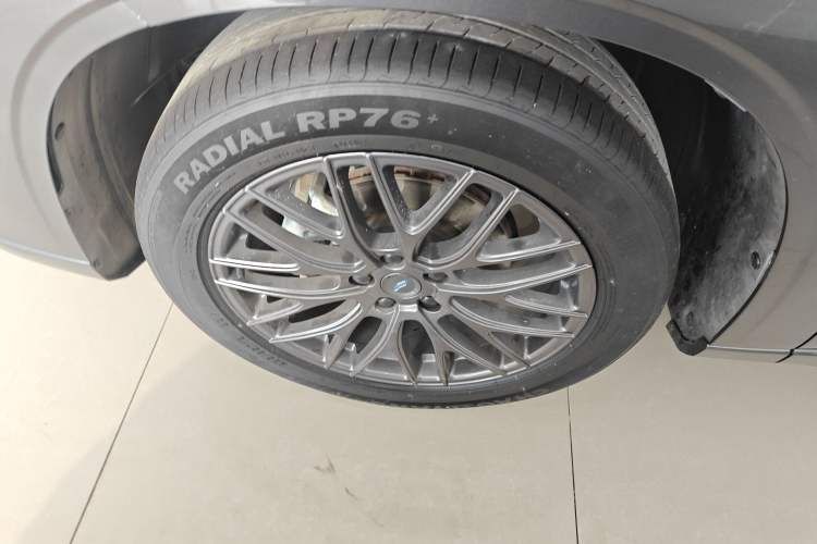 Used CHANGAN OSHAN Z6 2022 Blue Whale 1.5T DCT Luxury Model Exterior 3