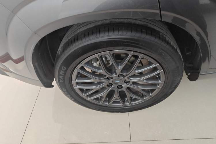 Used CHANGAN OSHAN Z6 2022 Blue Whale 1.5T DCT Luxury Model Exterior 4