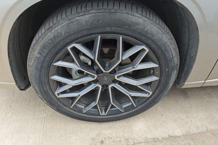 Used CHANGAN OSHAN Z6 2022 Blue Whale 1.5T DCT Smart Edition Urban Version Exterior 4